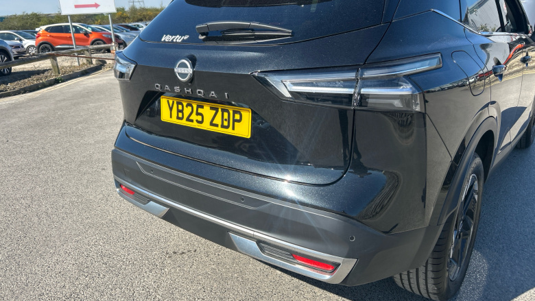 Nissan Qashqai 1.3 DiG-T MH N-Connecta 5dr Petrol Hatchback